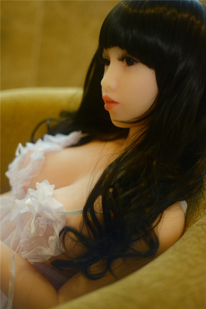 140cm Abby with 72# head & D cup